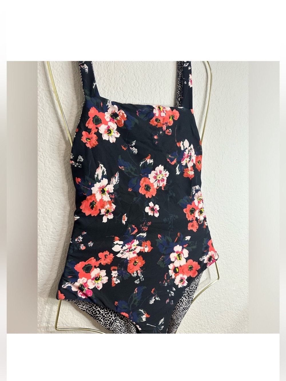 Volcom
NEW VOLCOM REVERSIBLE LEAF IT BE ONE-PIECE SWIMSUIT -
BLACK - Picture 12 of 13